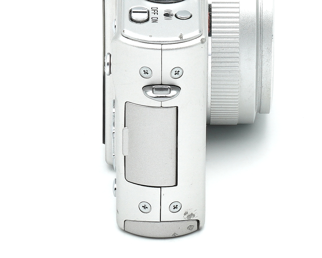 Kamera, Digitale Kamera, Silber, Kompakt, Unterseite