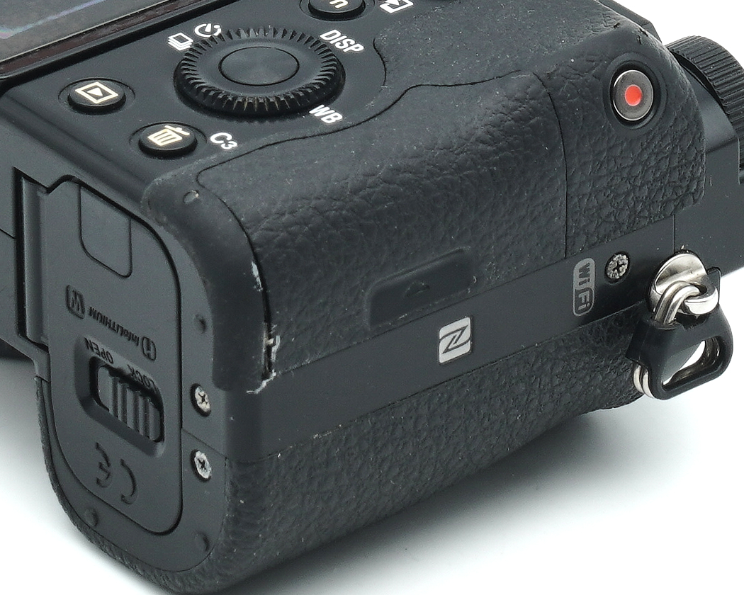 Digitale Kamera, DSLR, Griff, Batterieablage, Trageöse