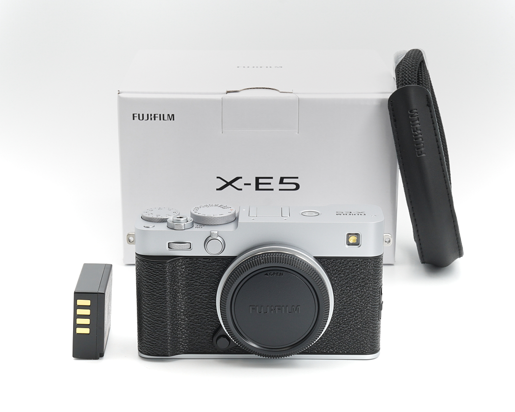 Fujifilm X-E5 silber Gehäuse Retoure nur ca. 4 Auslösungen #**