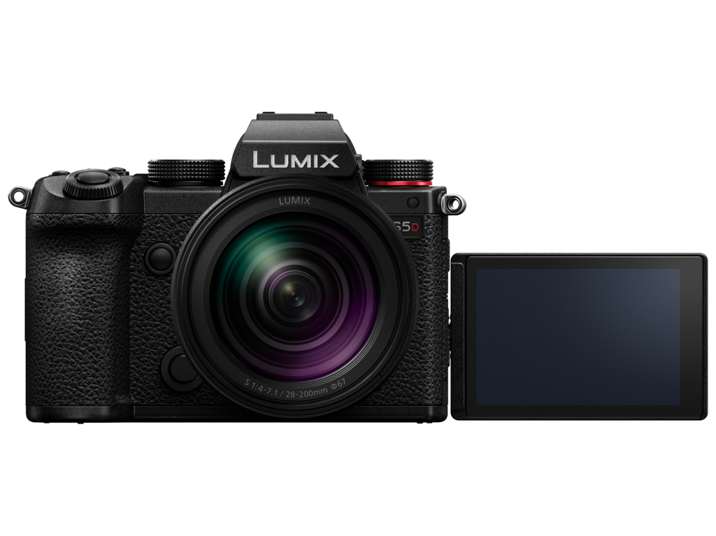 Panasonic Lumix DC-S5D + Lumix S 28-200mm 4.0-7.1 Macro OIS