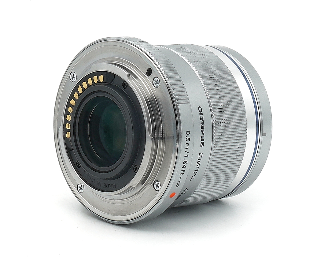 Olympus M.Zuiko Digital 45mm 1.8 silber #X40734*