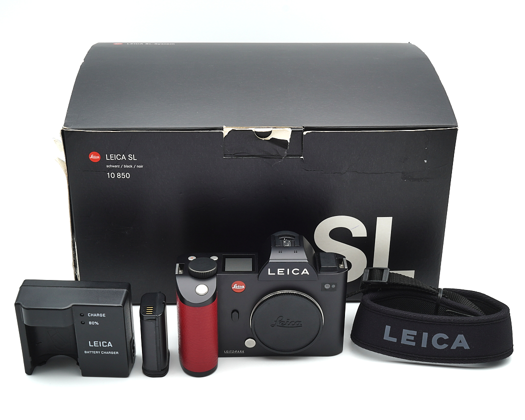 Kamera, Leica SL, Digitale Kamera, roter Griff, Batterielader