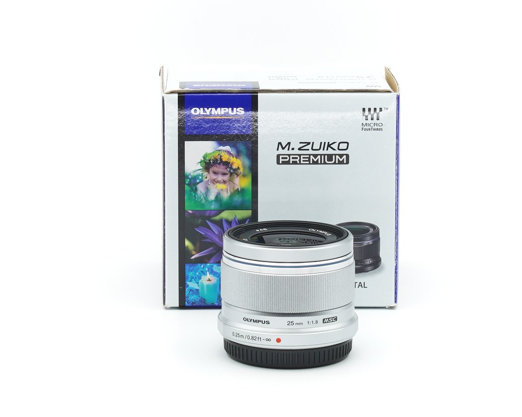 Olympus M.Zuiko Digital ED 25mm 1.8 silber Ausstellungsstück #47769**