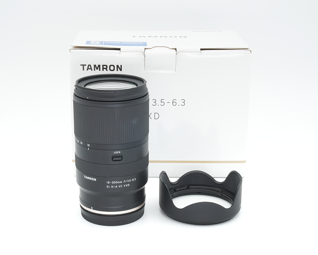 Objektiv, Telezoom, 18-300mm, Blende f/3.5-6.3, VC-Linse