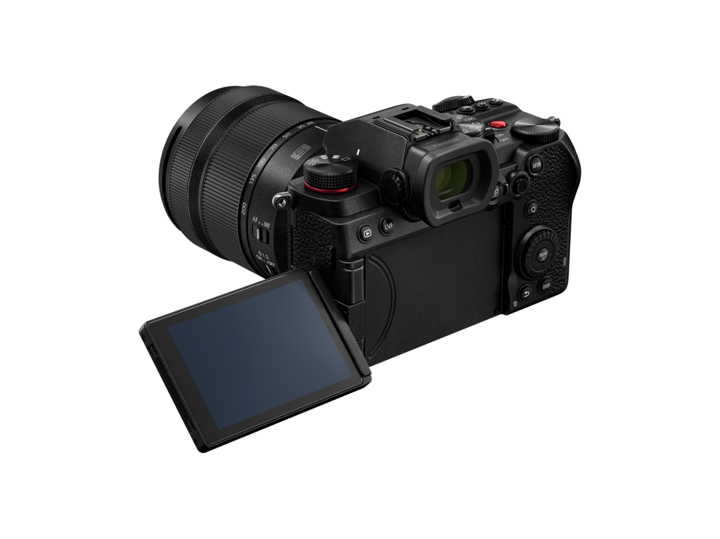 Panasonic Lumix DC-S5D + Lumix S 28-200mm 4.0-7.1 Macro OIS