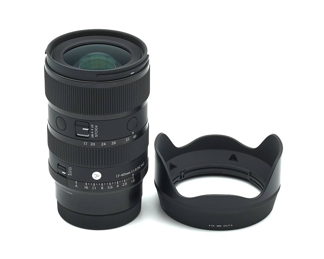 Objektiv, 18-40mm, Blende f/1.8-5.6, manueller Fokus, Blendenhaube