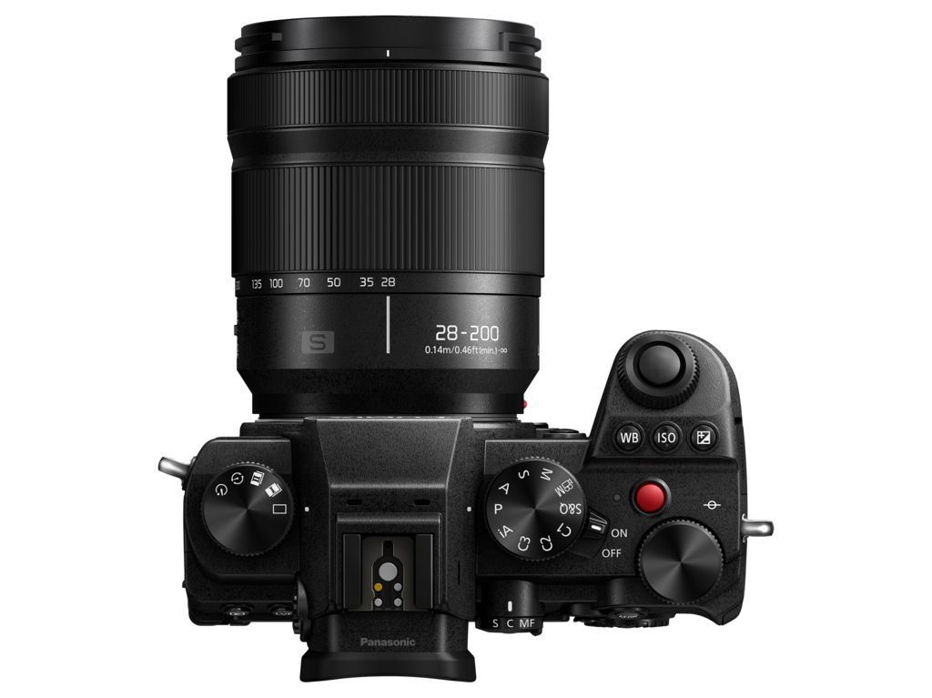 Panasonic Lumix DC-S5D + Lumix S 28-200mm 4.0-7.1 Macro OIS
