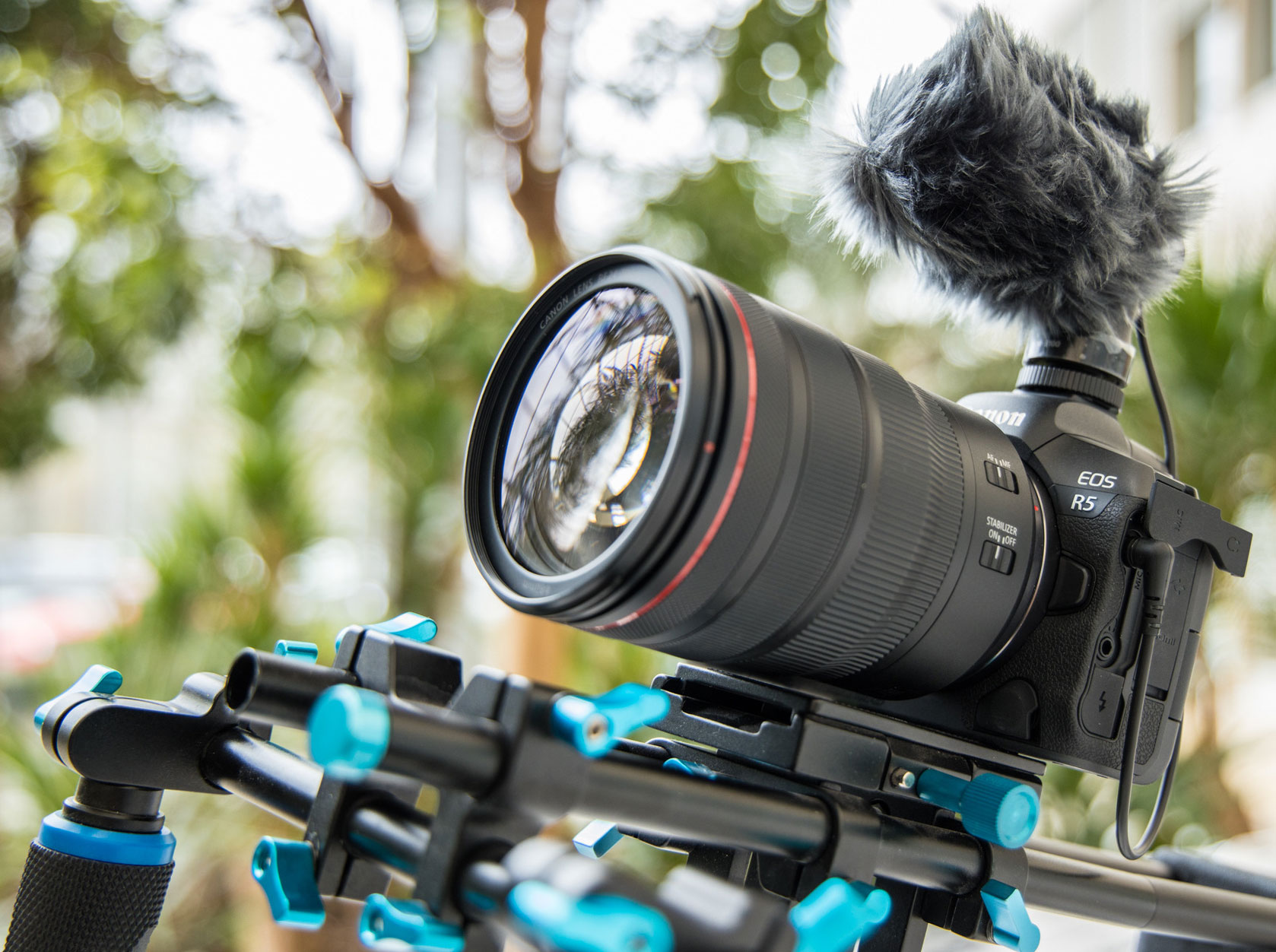 Canon EOS R5 + RF 24-50mm 4.5-6.3 IS STM