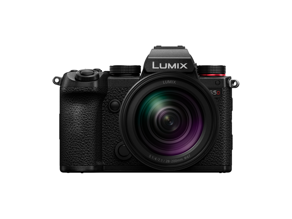 Panasonic Lumix DC-S5D + Lumix S 28-200mm 4.0-7.1 Macro OIS